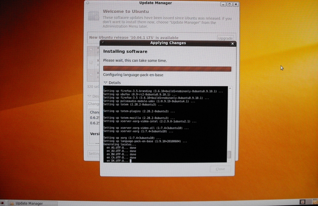 D027_ubuntuUpdateManager_installingSoftware_2010-10-12_18:21_1028x667.jpg